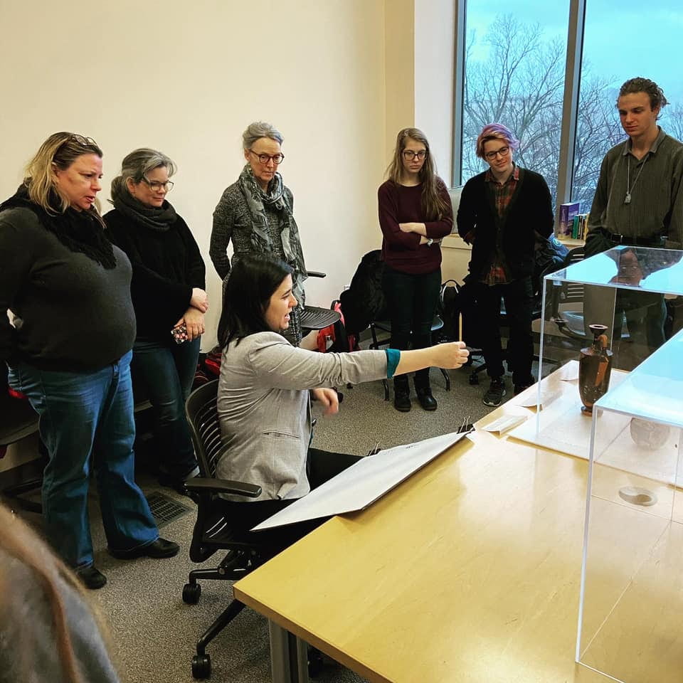 Professor from School of Art teaching at a drawing event hosted by the Museum in Jan 2020